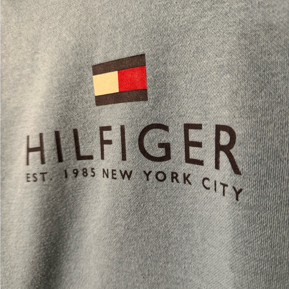 EUC Tommy Hilfiger Hoody Light Blue Size Medium - Picture 3 of 6